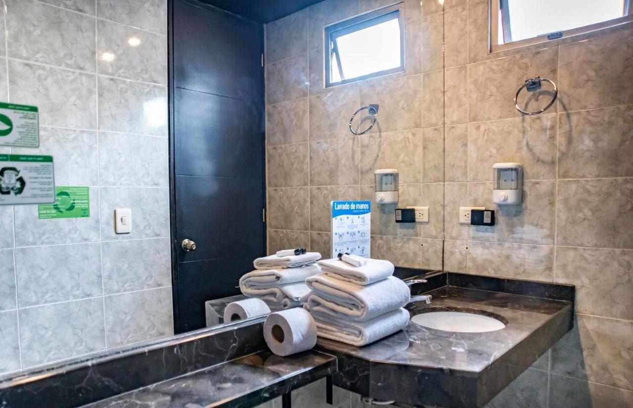 בוגוטה Hotel Santa Barbara Real מראה חיצוני תמונה